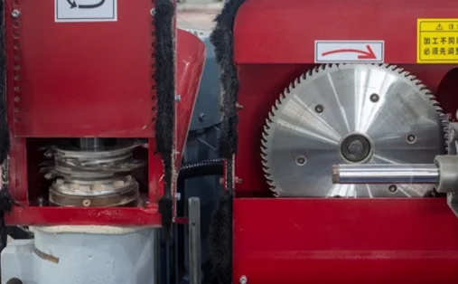 Material cutting saw+automatic comb teeth